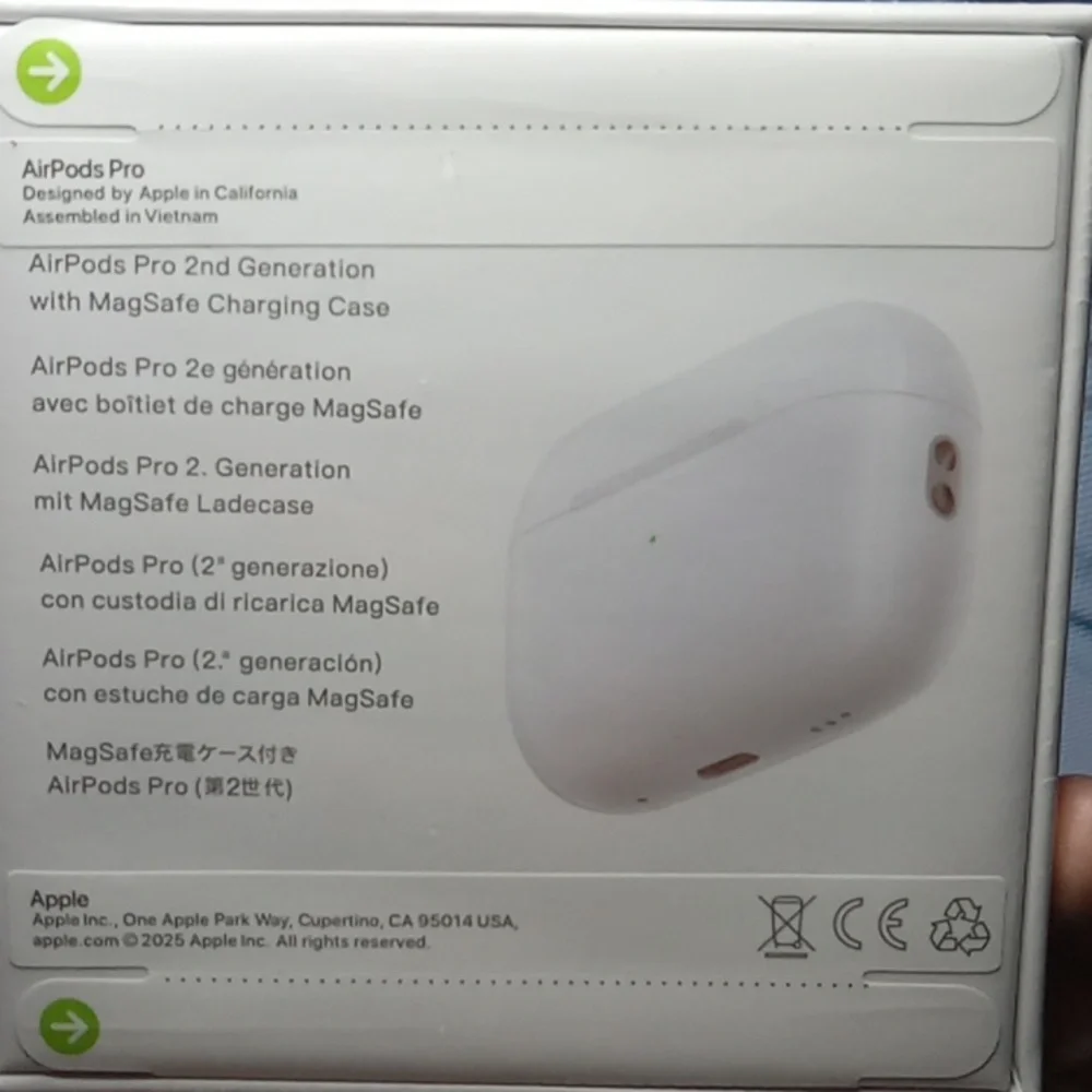Apple AirPods Pro with Wireless Case - White